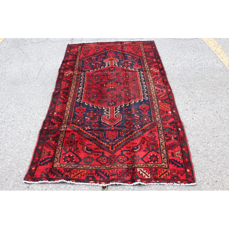 Tapis unique en laine noué à la main des années 1950 de 3 pi 7 po x 6 pi 9 po en rouge / bleu / orange