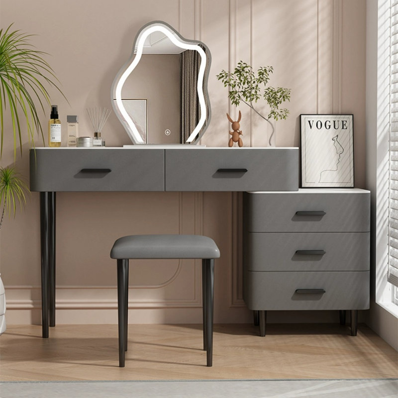 Jahde, Dark Gray