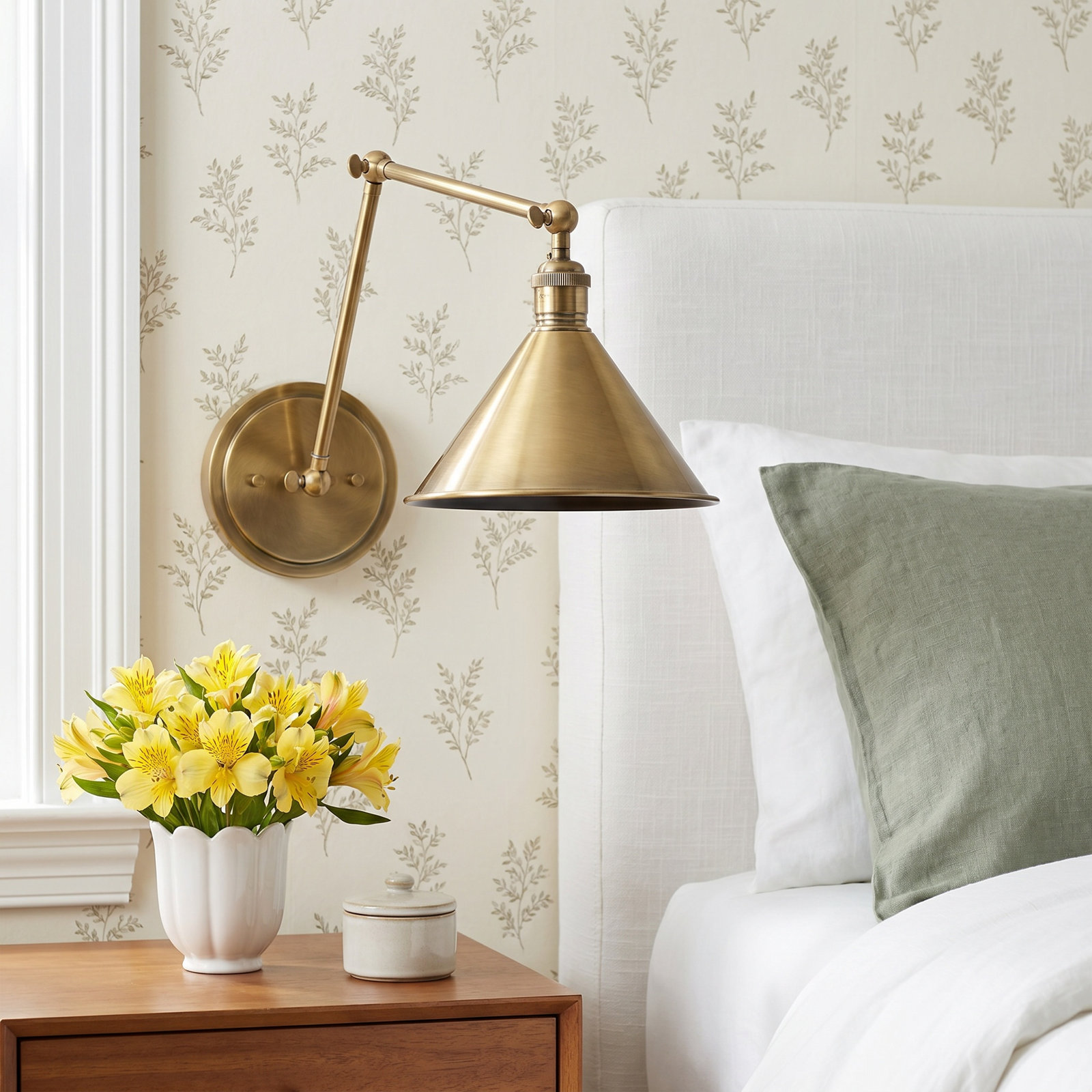 Cieran Single Light Swing Arm Sconce