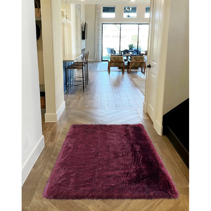 Mar Vista Faux Sheepskin Indoor Rug, Rectangle 5'6" x 7'6"