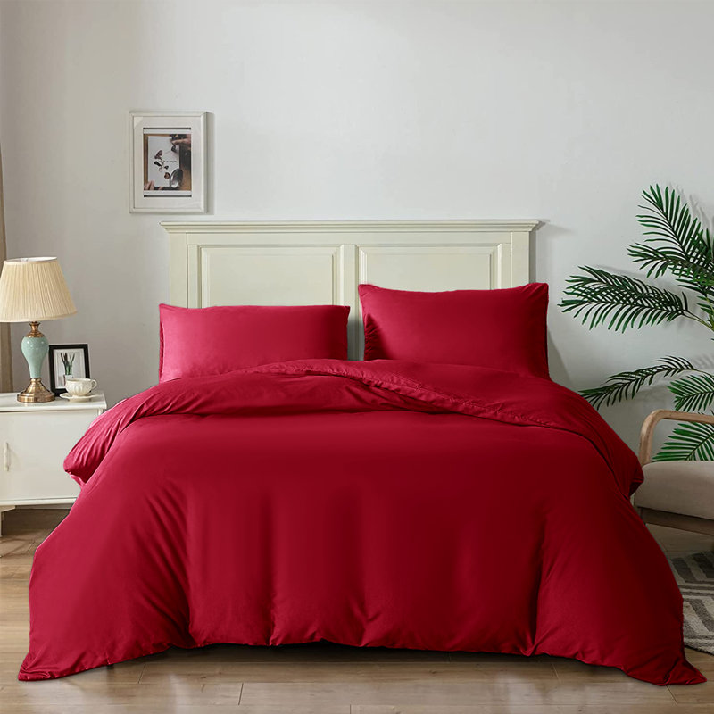Super Soft Reversible 4 piece Plain Duvet Cover Set with Pillowcases, Double Duvet Cover + 3 Additional Pieces, Burgundy