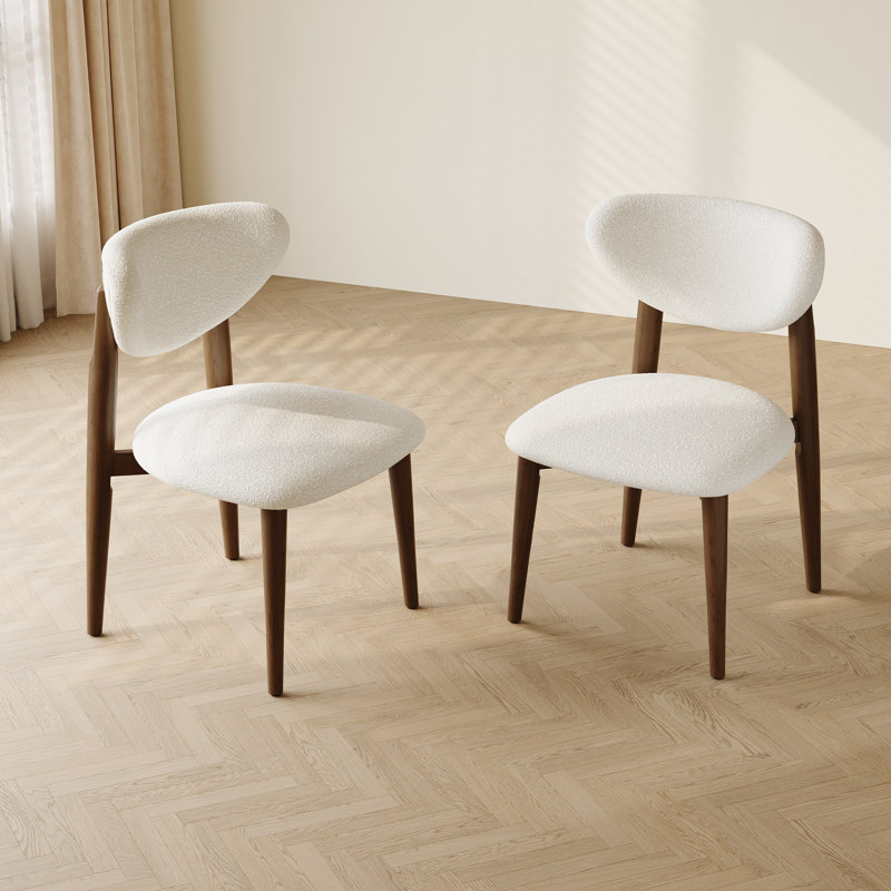Chaise rembourrée beige capitonnée avec pieds en bois massif, aucun assemblage requis
