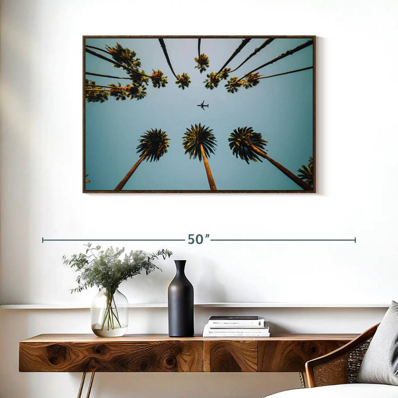 Avion au-dessus de palmiers, 37 po x 25 po, Cadre flottant en noyer