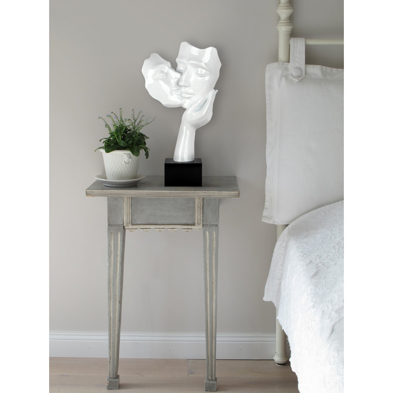 Kiss Between Lovers Resin Statue, White