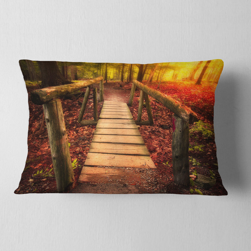 Coussin décoratif magnifique "Passerelle en lumière dorée"