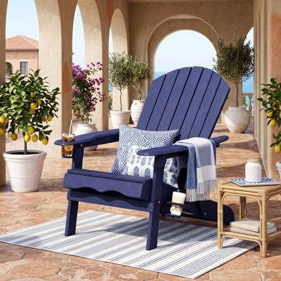 Chaise en bois avec caractéristiques pliantes et porte-gobelets