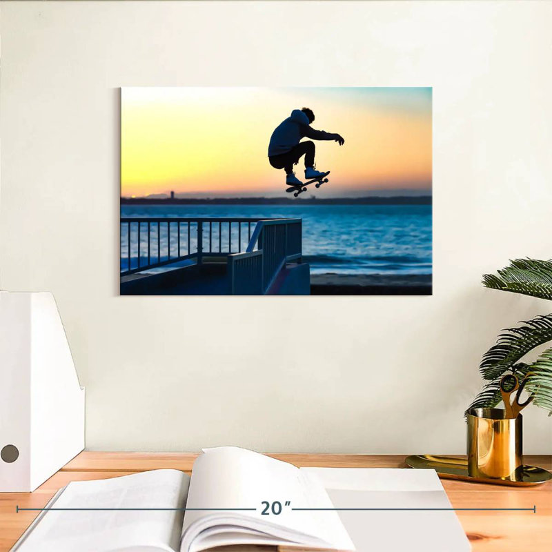 Beachside Skateboard Jump, H 8 po x l 12 po