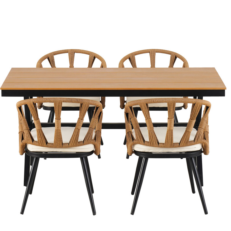 Extérieur exquis et invitant avec chaises en PE et table en bois et plastique, Cadre jaune