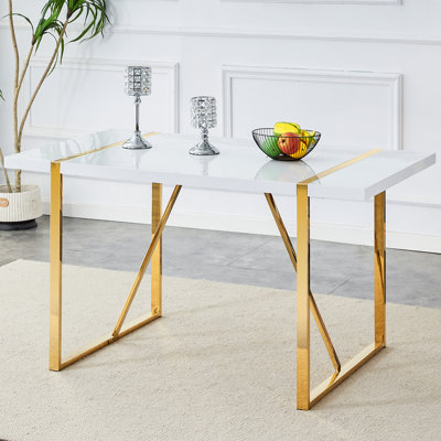 Table de salle à manger moderne en bois avec base en métal