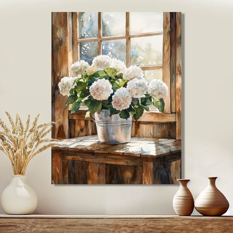 Hortensias sur la table de grange II - reproduction d'art traditionnelle en métal, hydrangées en métal, H 44 po x l 34 po