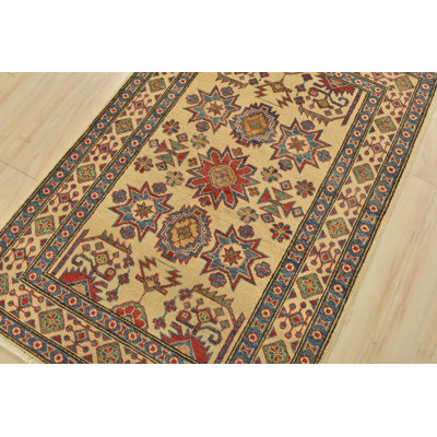 Tapis oriental beige en laine noué à la main 3 pi 4 po x 4 pi 11 po Kazak