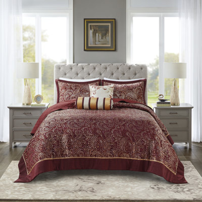 Aubrey 5 Piece Jacquard Bedspread Set with Throw Pillows