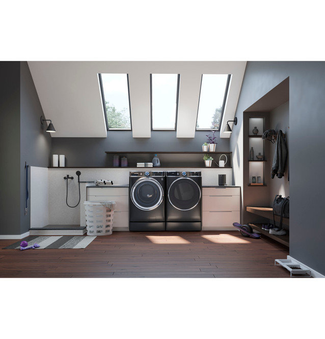 5.3 Cu. Ft. High Efficiency Smart Front Load Washer in Silver/Black