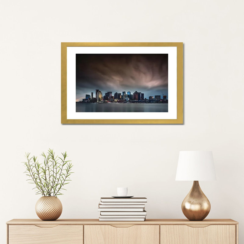 « Boston Skyline » par Miki Joven-reproduction de photo, H 16 po x l 24 po x P 1 po, Papier encadré doré, Blanc