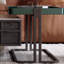 Ensemble de tables basses de style minimaliste et de niche