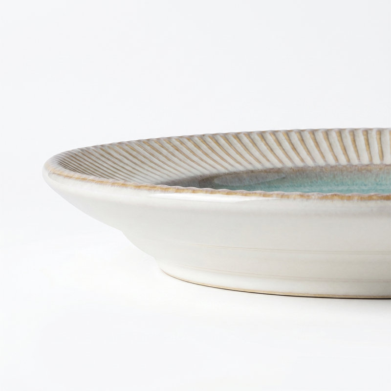 Ensemble de 2 assiettes en céramique fabriquées à la main - jante Sunburst embossée et glacis céladon réactif | Porcelaine sans plomb | 8,9 po et 11,2 po