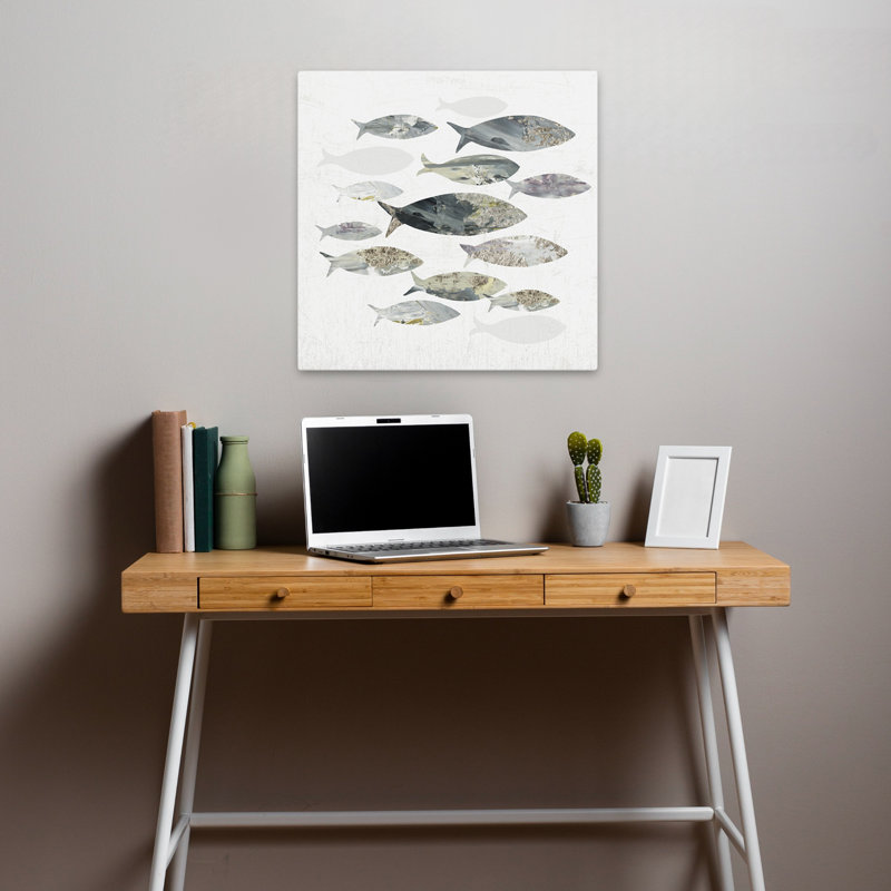 Gone Fishing I Minimalist; Art moderne à motifs modernes, H 18 po x l 18 po
