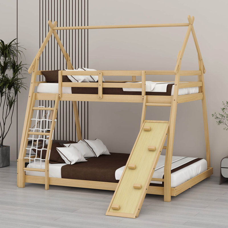 Lit superposé simple en bois au-dessus d'un grand lit, lit superposé maison avec filets d'escalade et rampe, Naturel
