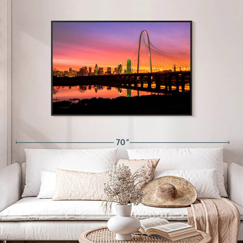 L'aube au pont de Dallas, 46 po x 31 po, Cadre flottant noir