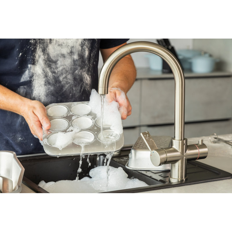 MasterClass Recycled Aluminium 9 Cup Aluminum Muffin Pan with Lid