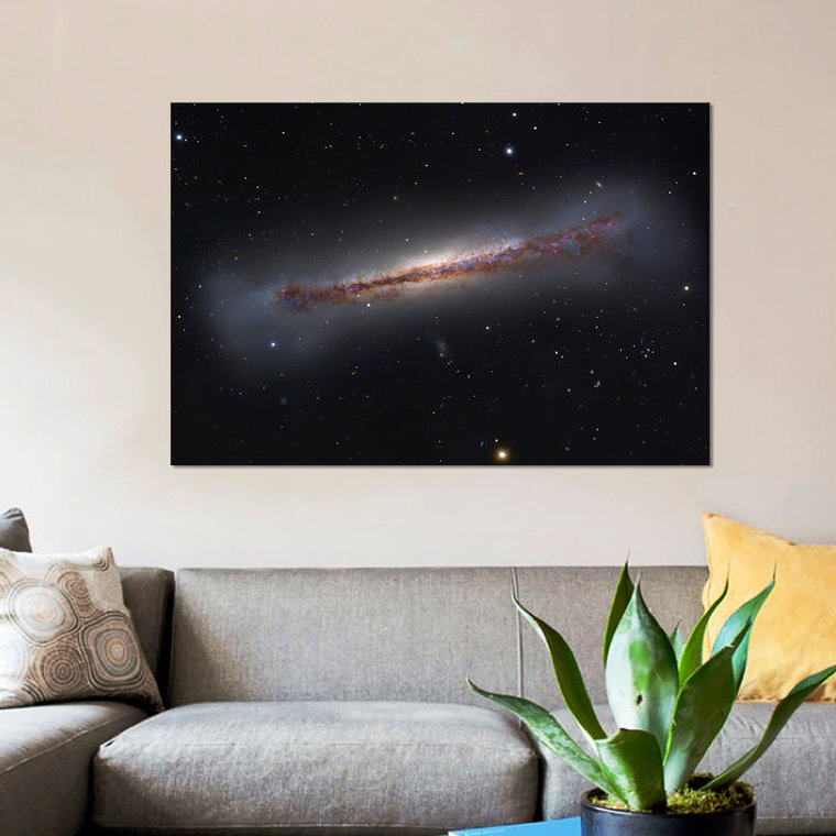 «Spiral Galaxy in Leo Constellation (NCL 3628)», impression sur toile, H 8 po x l 12 po x P 0,75 po, Toile tendue