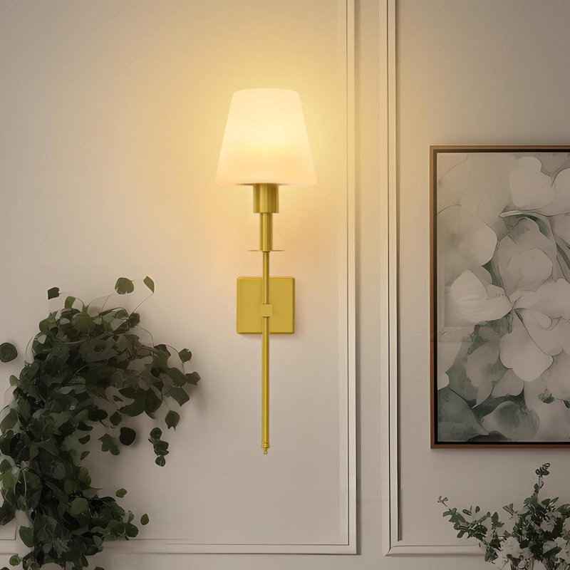 Harilla Armed Sconce, Brushed Gold
