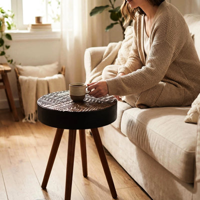 Table basse ronde de 15,7 pouces, style Mid-Century moderne, style multi-coordonnées, convient aux petits espaces, facile à nettoyer, noir et brun, style scandinave compact