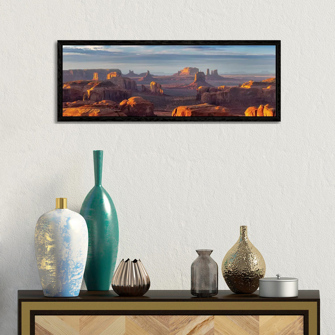 Hunts Mesa Navajo Tribal Park II von Susanne Kremer - Panoramaleinwand auf Leinwand Giclée auf Leinwand