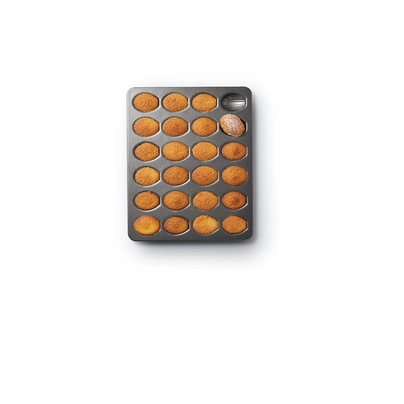MasterClass 24 Cup Non-Stick Carbon Steel Mould with Lid