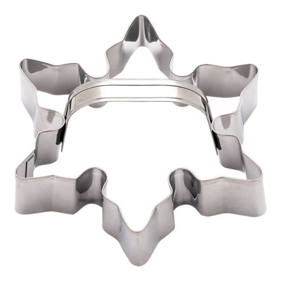 Restaurantware-Pastry Tek 4.5 Inch x 3 Inch Snowflake Cookie Cutter, 1 With Handle Winter Cookie Cutter - Precise Outline, Heavy-Duty, Metal Christmas Ornament Cookie Cutter, For Holidays Or Parties