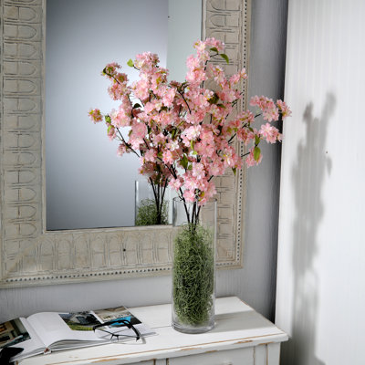 Arrangement de fleurs de cerisier