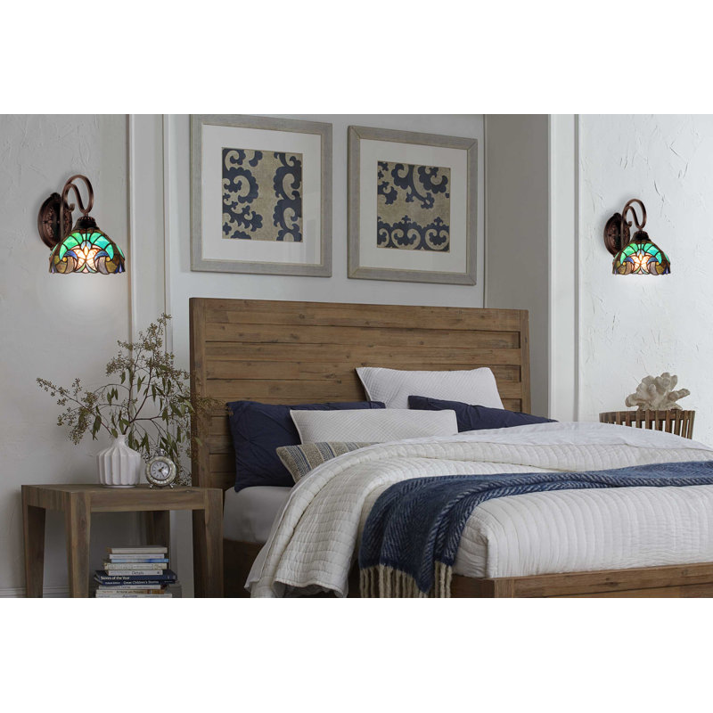 Zarevant Resin Armed Sconce