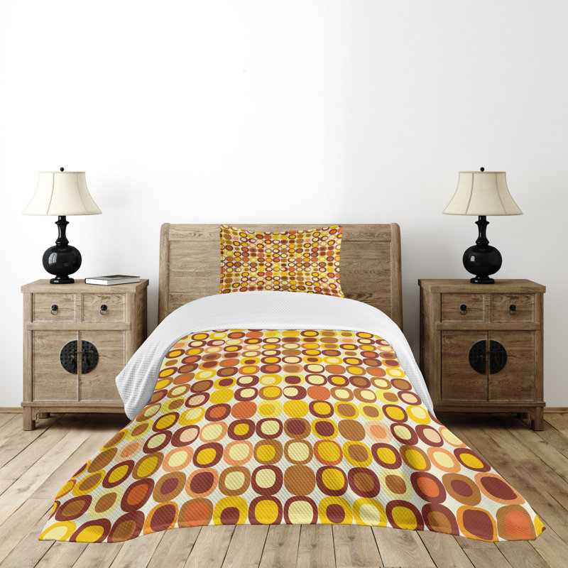 Retro Circles Twin White and Yellow Polyester Bedspread Set