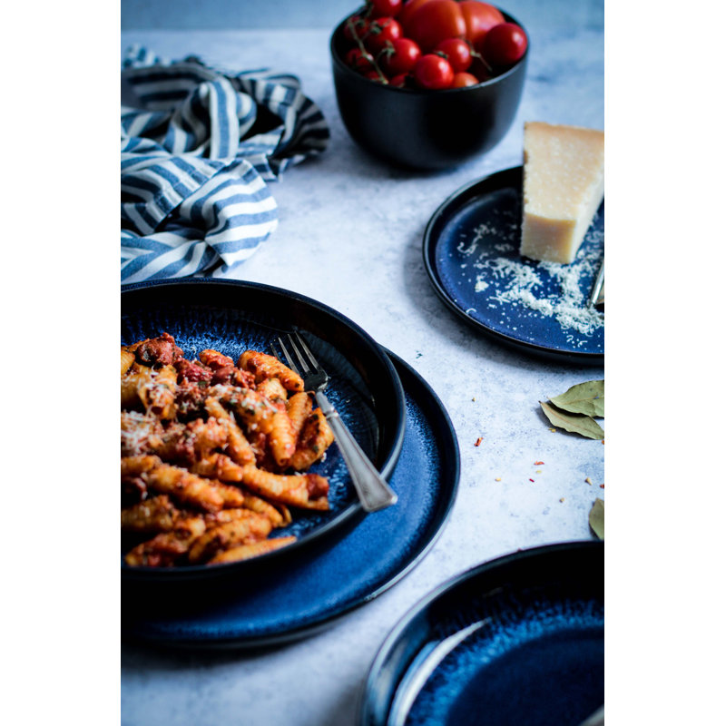 18 Piece Ceramic Dinnerware Set - Service for 6, Blue/Black