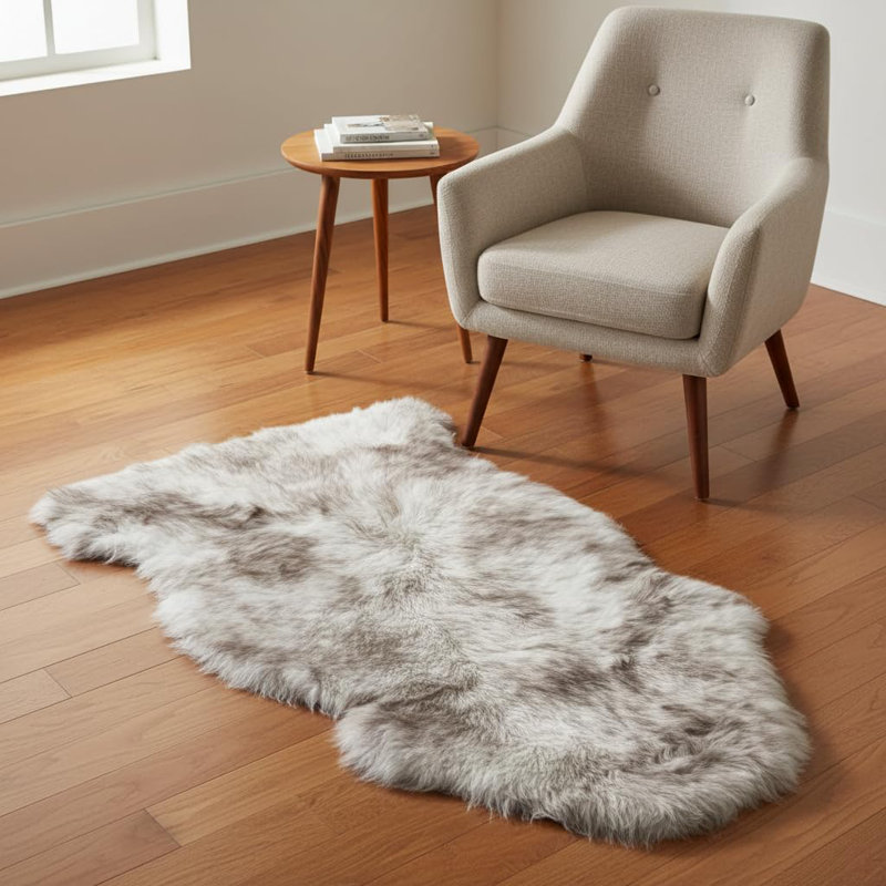 Tapis en peau de mouton Novyty Dyfan avec envers antidérapant, Rectangle 2 pi x 3 pi