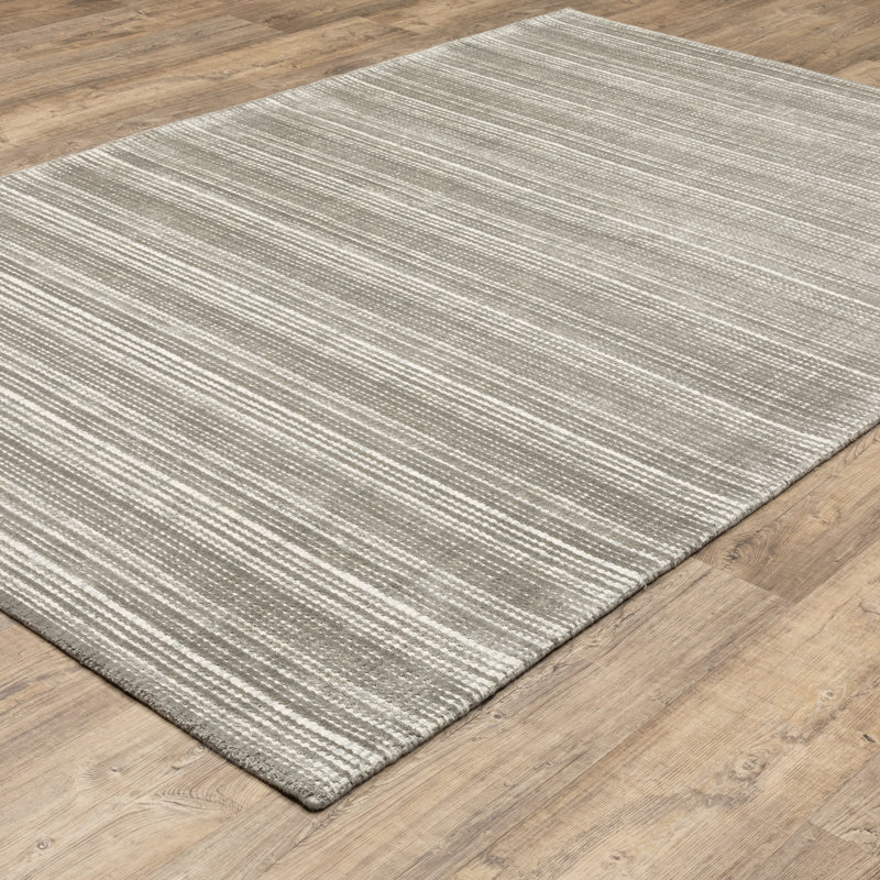 Tapis gris / ivoire à motif de viscose et de laine Solveigh, Rectangle 8 pi x 10 pi