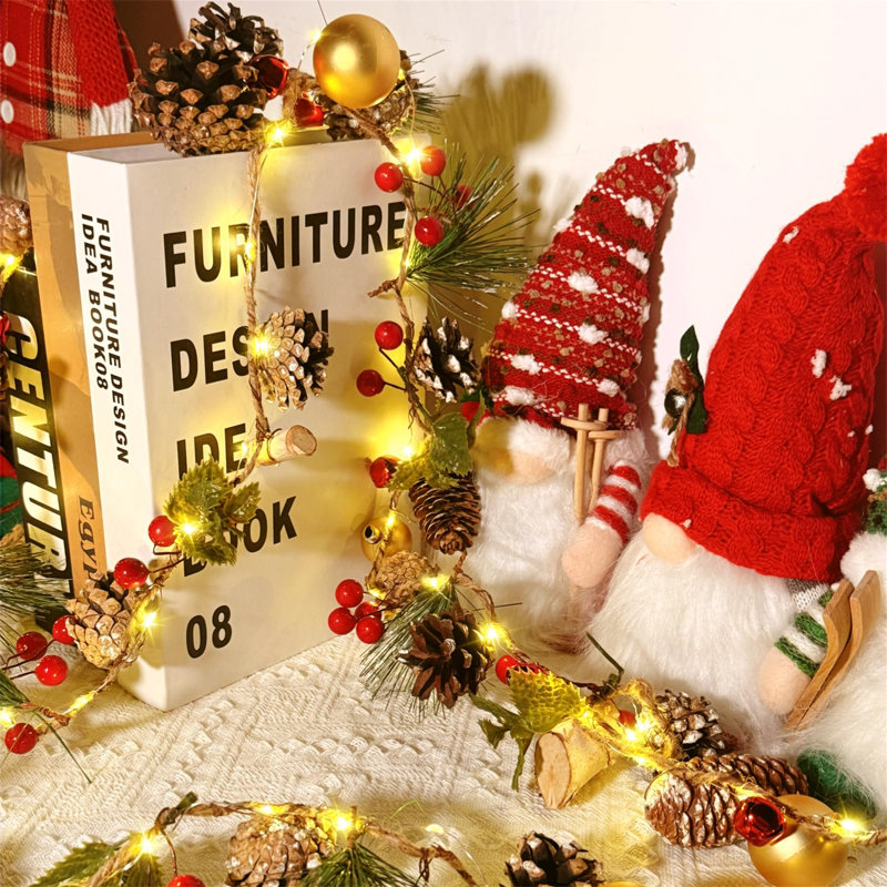 30cm Lighted Garland with Lights