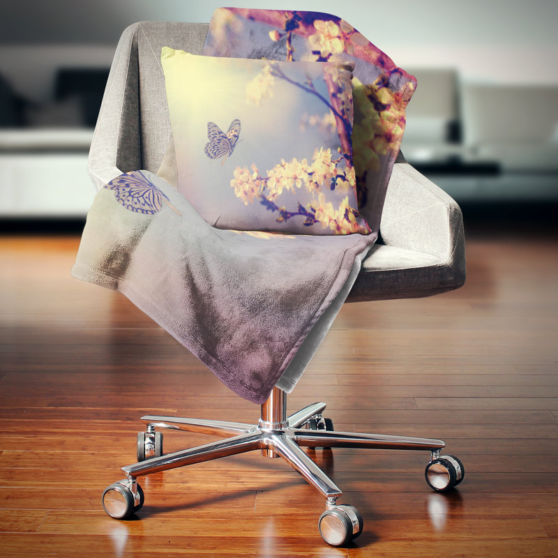Papillon rétro et cerisier - coussin à imprimé floral, 16 po x 1 po, Coussin décoratif