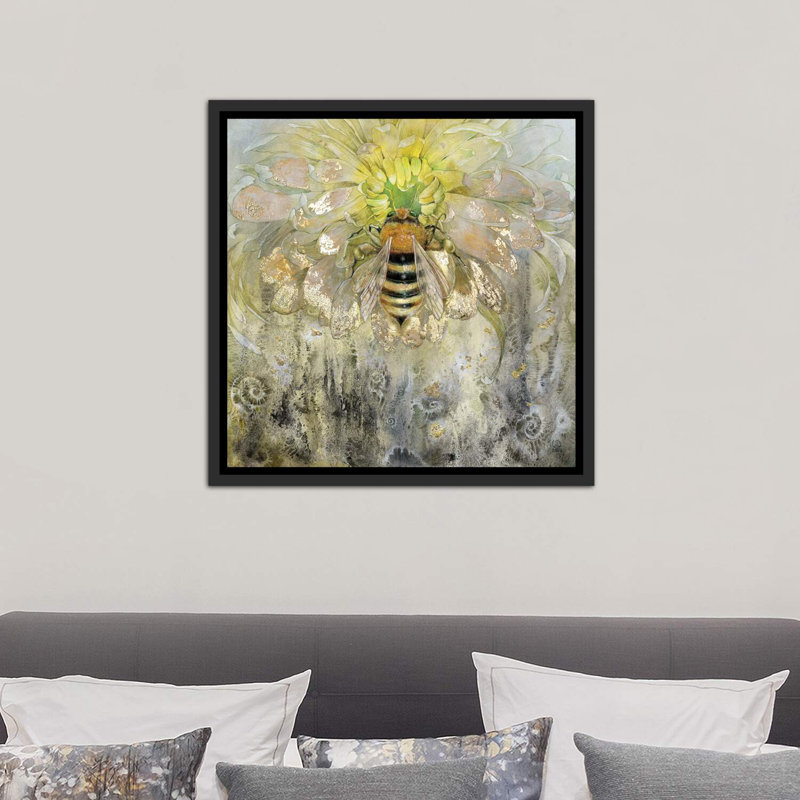 Abeille par Stephanie Law - reproduction d'art, H 26 po x l 26 po x P 1,5 po, Toile avec cadre noir patiné