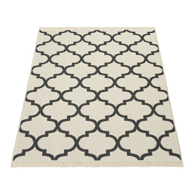 Huynh Oriental Area Rug