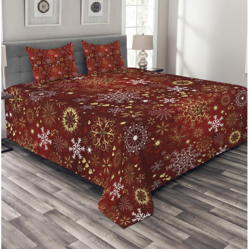 Traditional Polyester Floral Coverlet, Queen Coverlet + 2 Shams