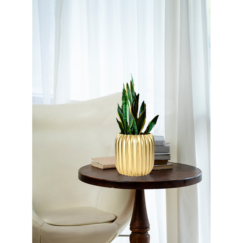 Daijohn Metal Table Vase