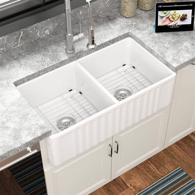 Évier de cuisine à double cuve encastrable avec accessoires L 33 po x l 18 po