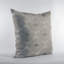 Coussin décoratif à motif de cubes géométriques-419131949