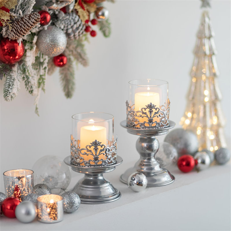 2 Pieces Metal Candlestick Set