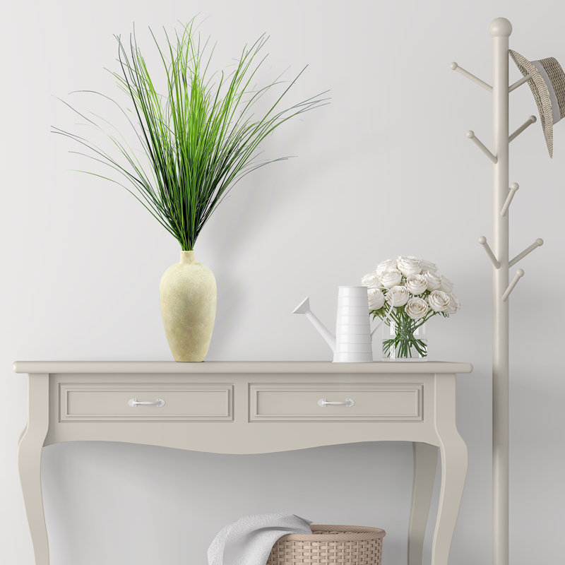 Herbe de 34 pouces dans un vase en pierre blanche et grise