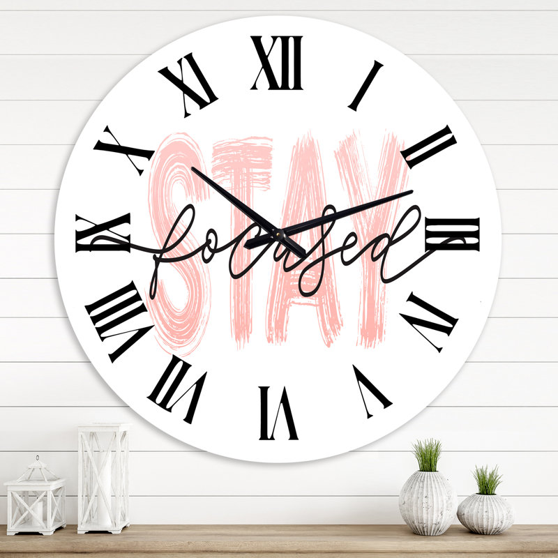 Restez concentré en citation rose et noire - Horloge murale moderne, Grand