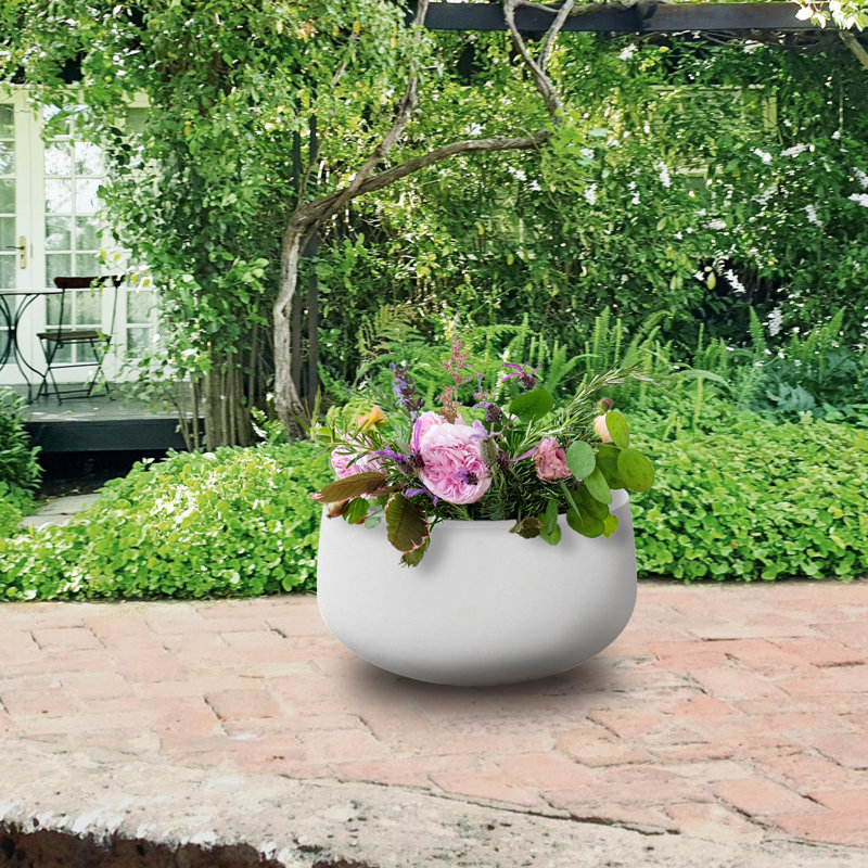 Pot à fleurs en béton Kortne, H 8 po x l 16 po x P 16 po
