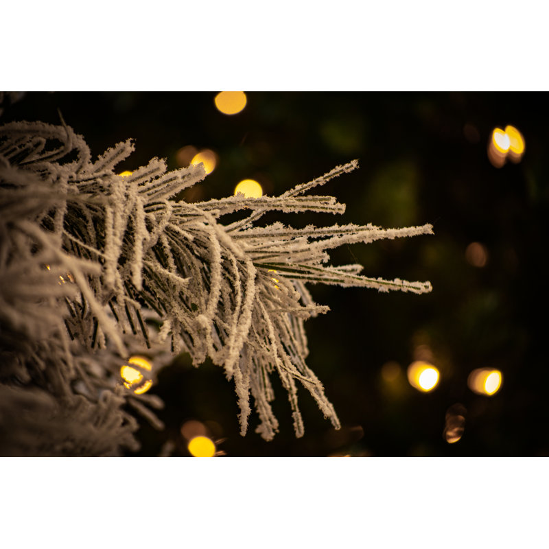 Snow Crest Spruce 7.5ft Tree with 650 Warm White LED