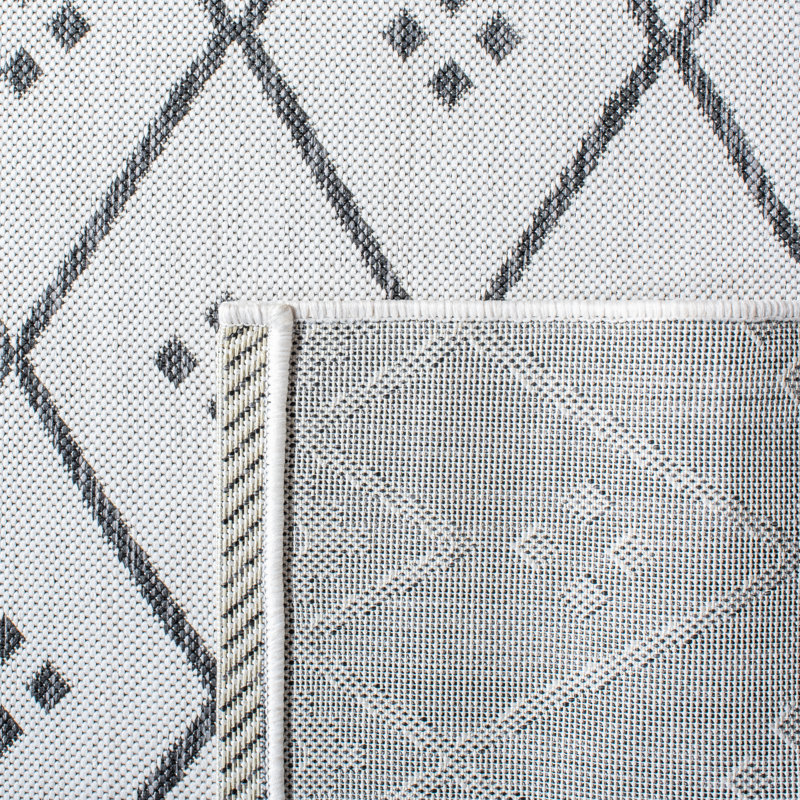 Tapis intérieur / extérieur ivoire Maebel, Rectangle 5 pi 3 po x 7 pi 7 po
